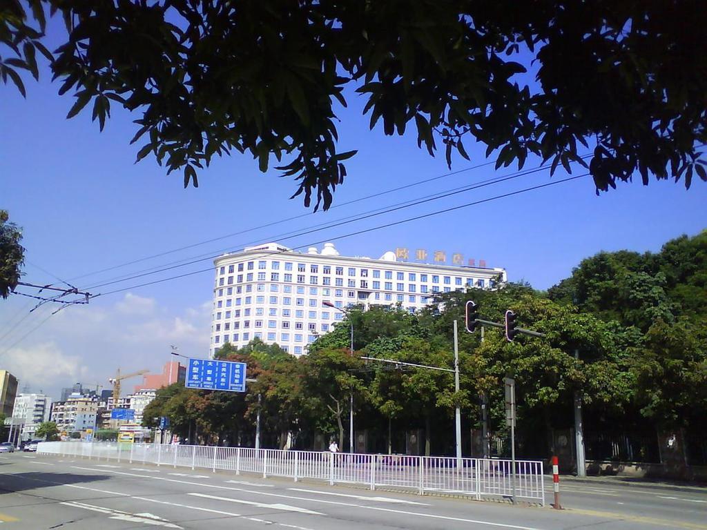 Vienna Hotel Guangzhou Shaheding Metro Station Eksteriør billede